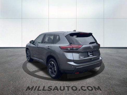 Used 2024 Nissan Rogue SV AWD/4WD image 9