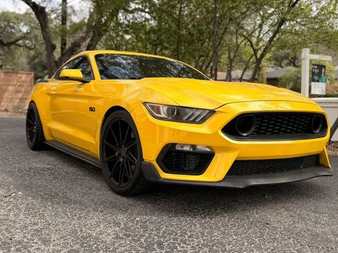 Used 2016 Ford Mustang GT Premium RWD image 3