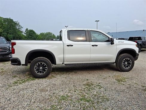 New 2025 Chevrolet Silverado 1500 ZR2 image 5