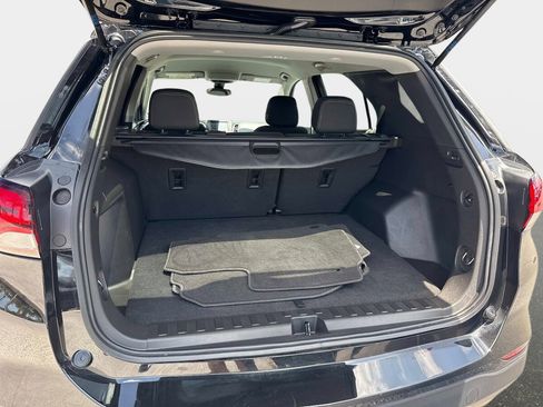 Used 2023 Chevrolet Equinox LS w/ LS Convenience Package FWD image 9