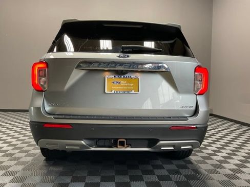Used 2022 Ford Explorer XLT w/ Equipment Group 202A AWD/4WD image 10