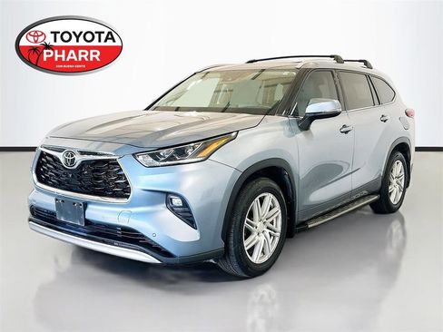 Used 2021 Toyota Highlander Platinum AWD/4WD image 1