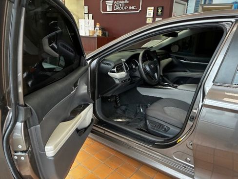 Used 2023 Toyota Camry LE image 17