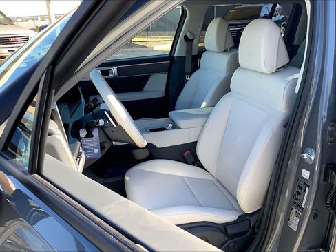 New 2026 Hyundai Santa Fe SE FWD image 7