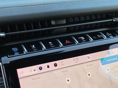 Used 2023 Jeep Grand Cherokee 4WD 4xe image 43