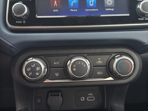 New 2025 Nissan Versa SV image 25