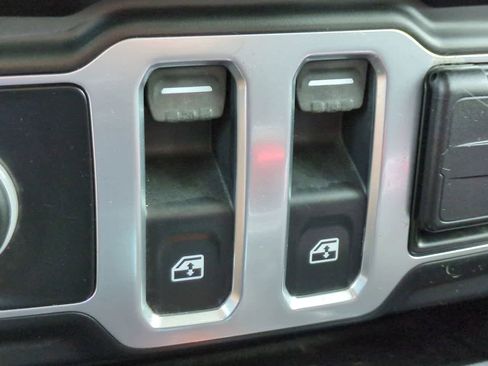 Used 2019 Jeep Wrangler Sport AWD/4WD image 21