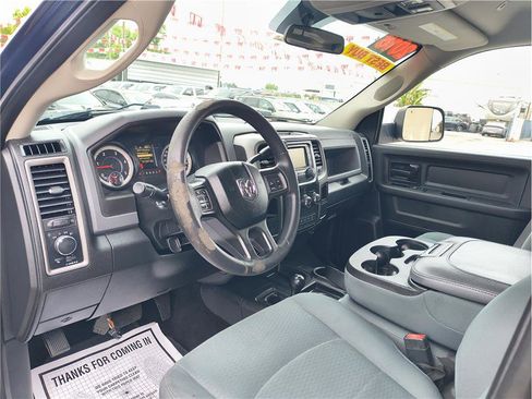 Used 2018 RAM 2500 Tradesman w/ Chrome Appearance Group AWD/4WD image 5