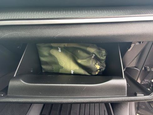 Used 2024 Jeep Grand Cherokee L Laredo image 27