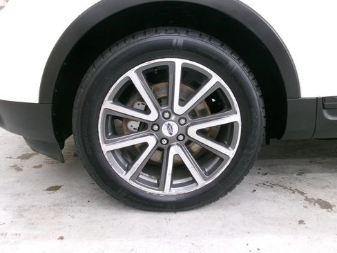 Used 2015 Ford Explorer XLT w/ Equipment Group 202B AWD/4WD image 3