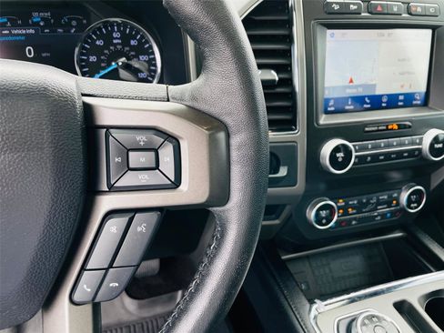 Used 2020 Ford Expedition XLT w/ Equipment Group 202A AWD/4WD image 12