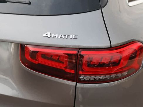 Certified 2022 Mercedes-Benz GLB 250 GLB 250 w/ Premium Package Lite image 12