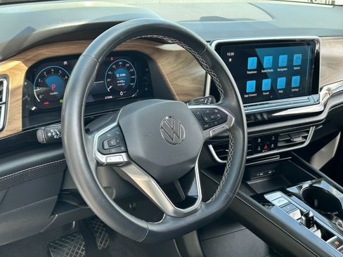 Used 2024 Volkswagen Atlas SE FWD image 28