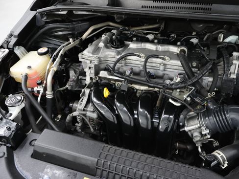 Used 2021 Toyota Corolla LE FWD image 17