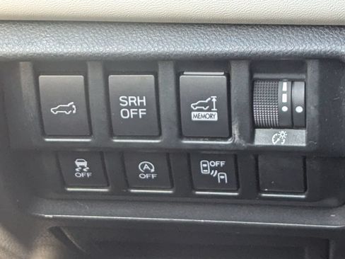 Used 2022 Subaru Forester Limited AWD/4WD image 32