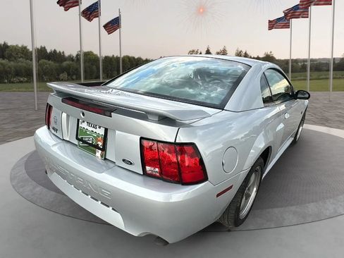 Used 2002 Ford Mustang GT RWD image 23