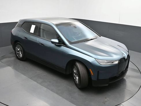 Used 2023 BMW iX xDrive50 w/ Ultimate Package 2 AWD/4WD image 43