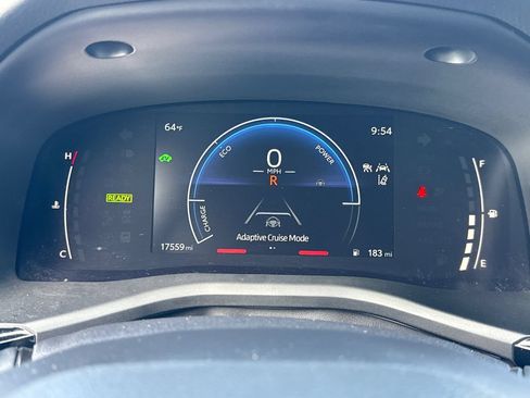 Used 2025 Toyota Camry SE w/ Convenience Package FWD image 32