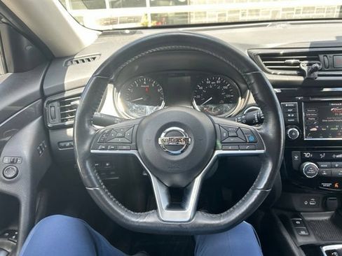 Used 2019 Nissan Rogue SV w/ Premium Package AWD/4WD image 22