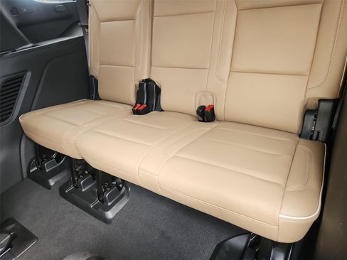 Used 2024 Chevrolet Tahoe Premier w/ Premium Package RWD image 35