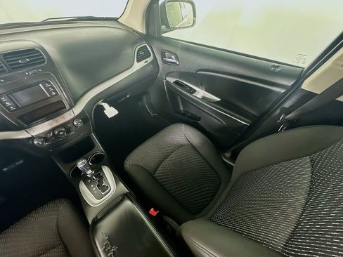Used 2018 Dodge Journey SE image 11