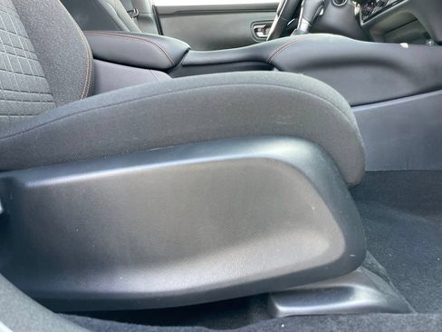 Used 2025 Honda HR-V Sport image 30