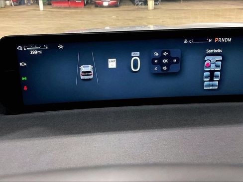 Certified 2025 Ford Expedition Active AWD/4WD image 19