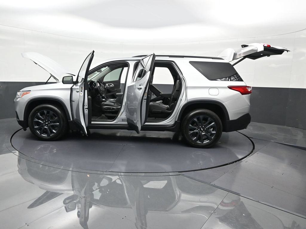 Used 2021 Chevrolet Traverse RS FWD image 34