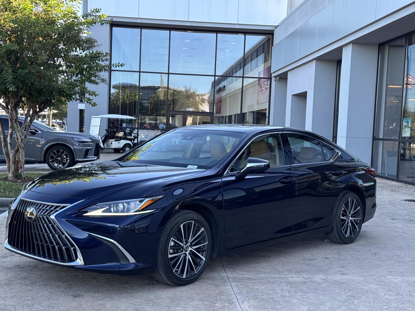 Used 2025 Lexus ES 350 w/ Premium Package FWD image 7