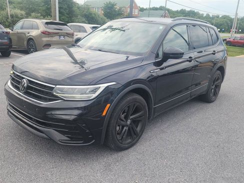 Used 2023 Volkswagen Tiguan SE R-Line AWD/4WD image 11