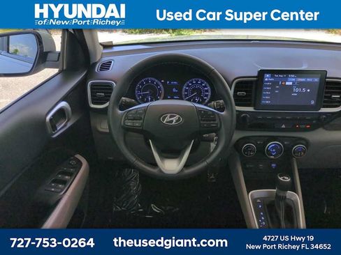 Used 2020 Hyundai Venue SEL w/ Convenience Package FWD image 14