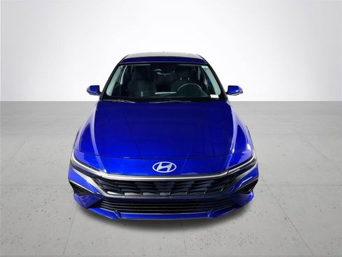 Used 2024 Hyundai Elantra SEL FWD image 3