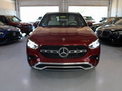Used 2024 Mercedes-Benz GLA 250 w/ Exclusive Package image 43