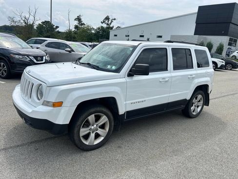 Used 2015 Jeep Patriot High Altitude AWD/4WD image 3