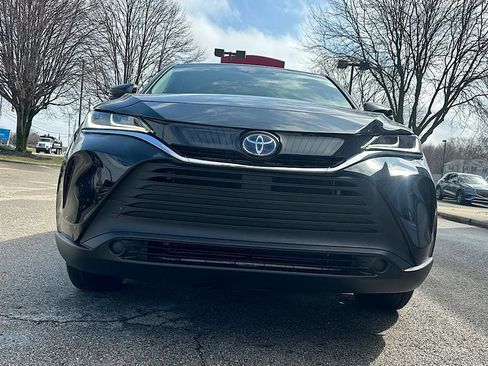 Certified 2024 Toyota Venza LE image 8