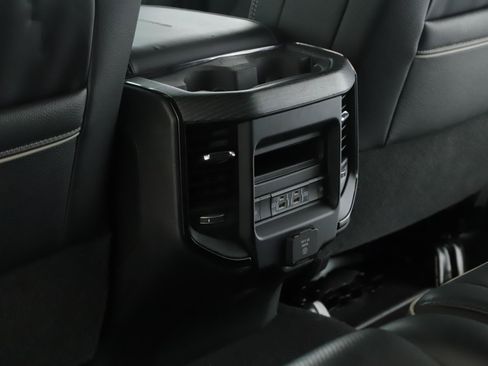 Used 2024 RAM 2500 Limited AWD/4WD image 9