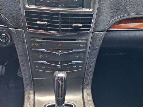 Used 2013 Lincoln MKT AWD image 14