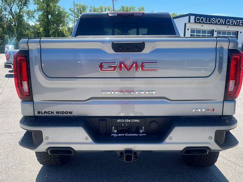 Used 2025 GMC Sierra 1500 AT4 w/ AT4 Premium Package AWD/4WD image 5