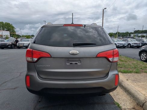 Used 2015 Kia Sorento LX FWD image 6