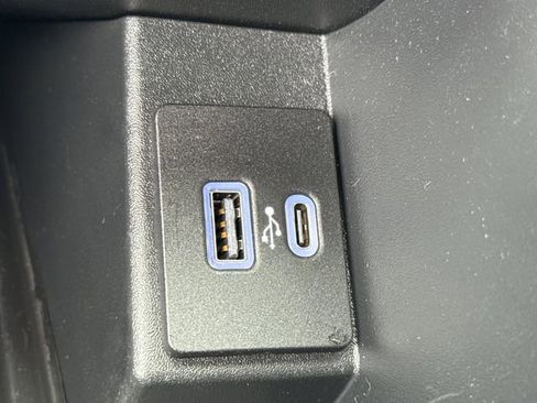 Used 2024 Ford Edge ST-Line image 25