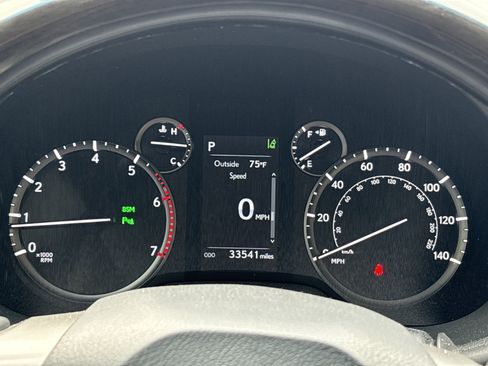 Used 2023 Lexus GX 460 Premium w/ Accessory Package AWD/4WD image 21