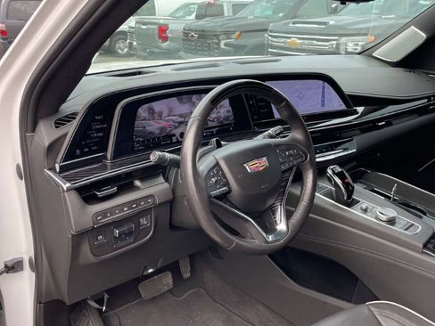 Used 2023 Cadillac Escalade ESV Sport w/ Touring Package image 12