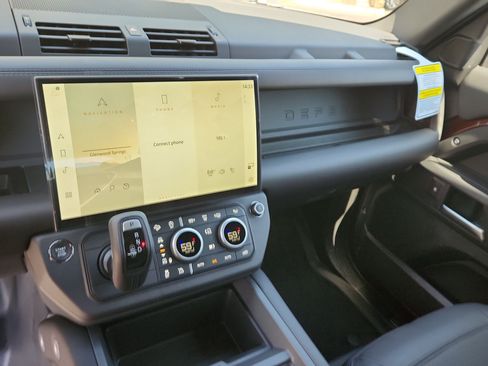 New 2026 Land Rover Defender 90 X-Dynamic SE AWD/4WD image 19