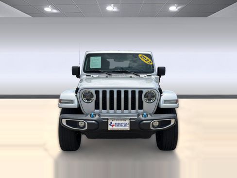 Used 2023 Jeep Wrangler Unlimited Sahara w/ Cold Weather Group AWD/4WD image 6
