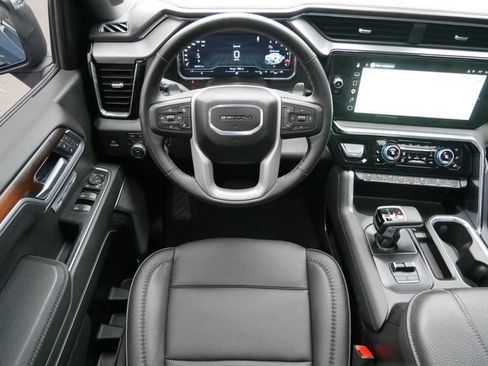 Used 2025 GMC Sierra 1500 Denali w/ Denali Reserve Package AWD/4WD image 9