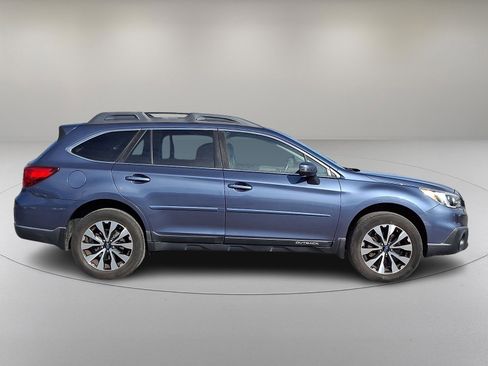 Used 2017 Subaru Outback 2.5i Limited image 12