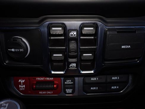 Used 2022 Jeep Wrangler Unlimited Rubicon w/ Steel Bumper Group image 19