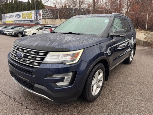 Used 2017 Ford Explorer XLT w/ Equipment Group 202A image 1