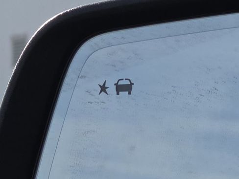 Used 2023 GMC Acadia Denali image 11