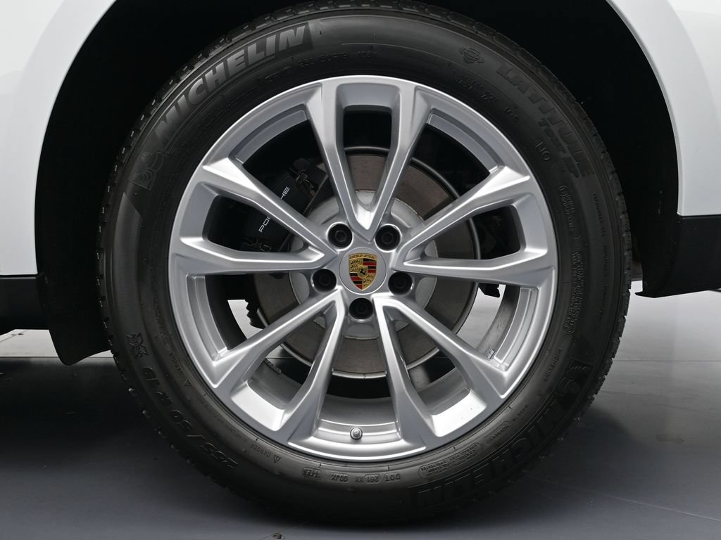 Certified 2026 Porsche Macan AWD/4WD image 26